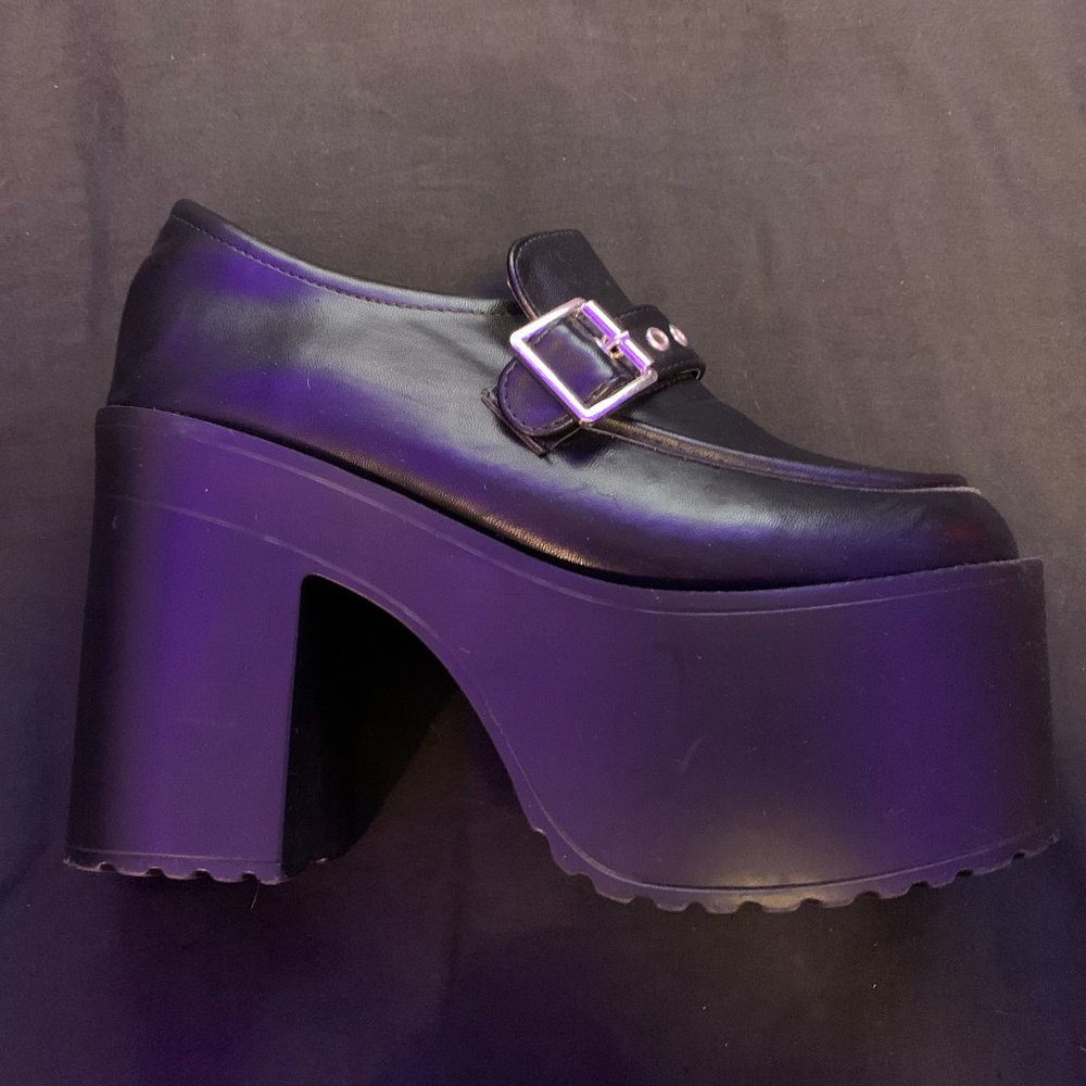 Hot Topic Black Grommet Buckle Platform Oxfords